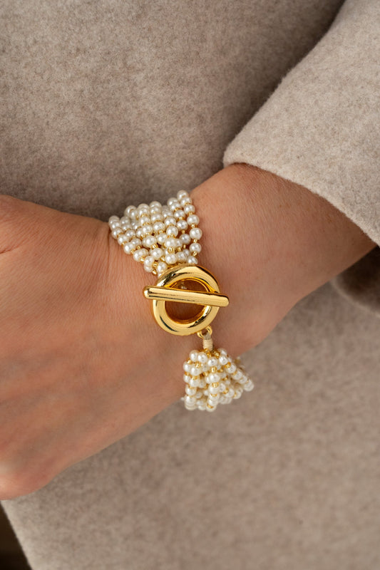 Pulsera Perlas y Broche